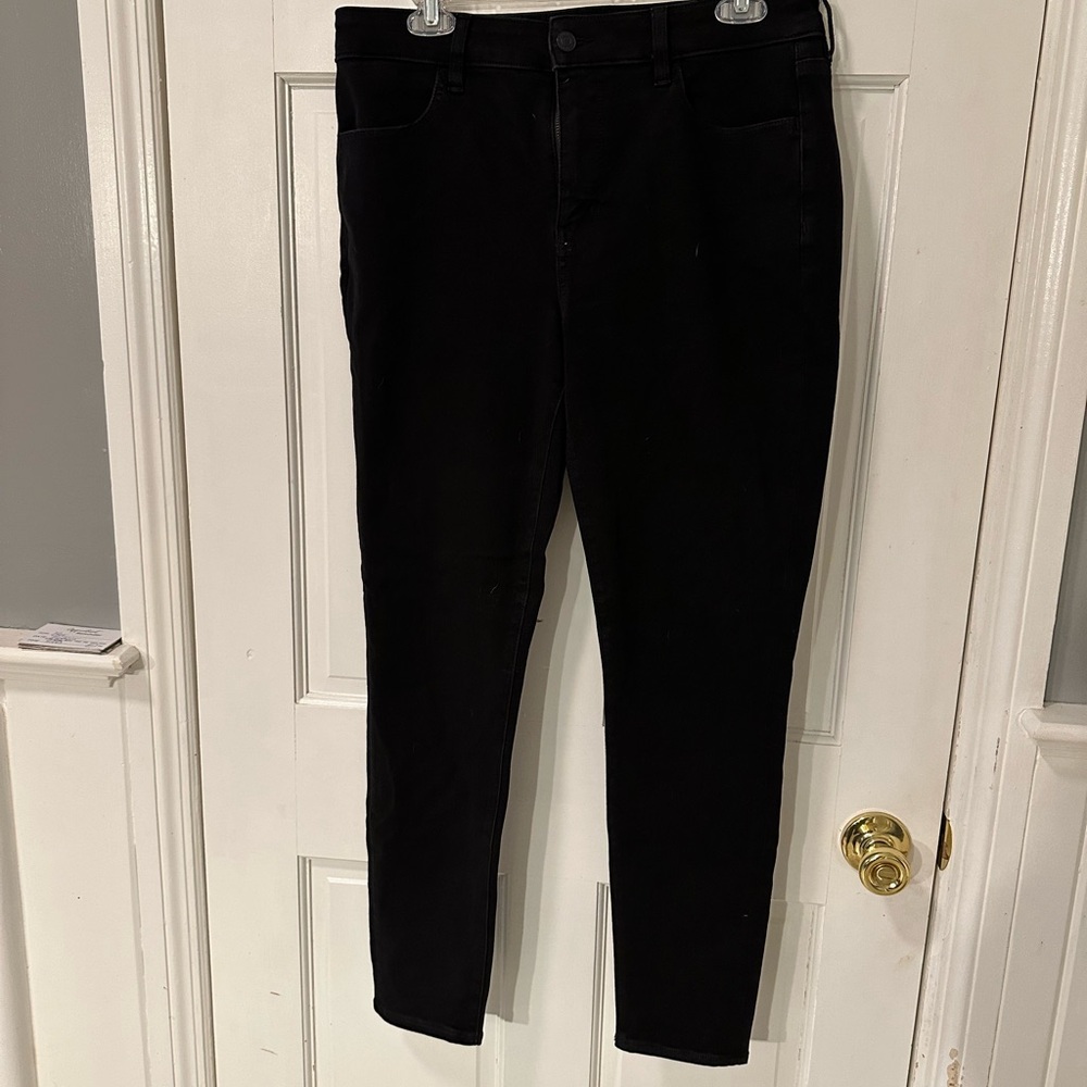 American Eagle Outfitters Black Skinny Jeans..  new!!